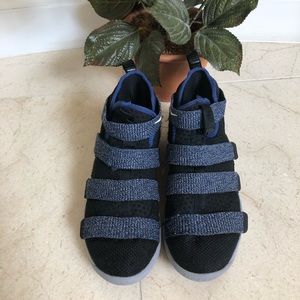 Nike Lebron Soldier Xl Shoes for Young Kids.